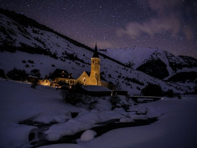 La nieve bajo las estrellas